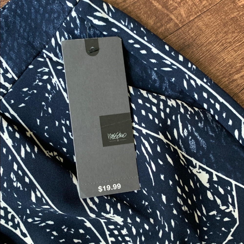 Mossimo navy pull on shorts - Picture 4 of 4